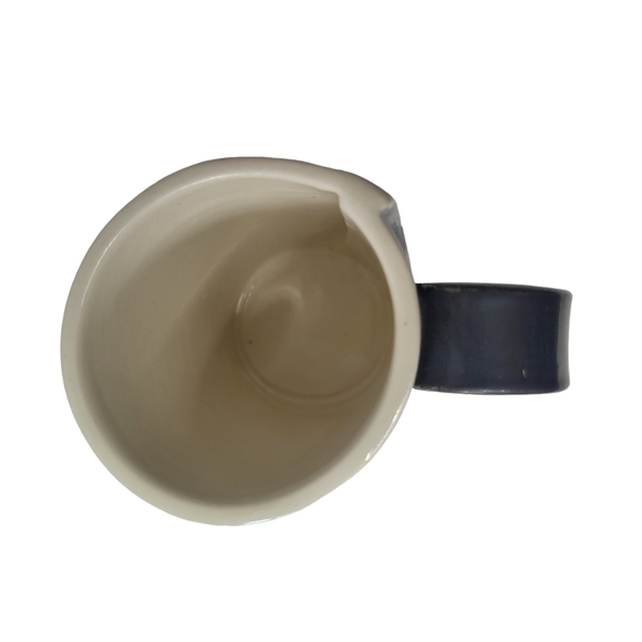 Handmade ceramic mug with teal floral lace print - Picture 4 of 10